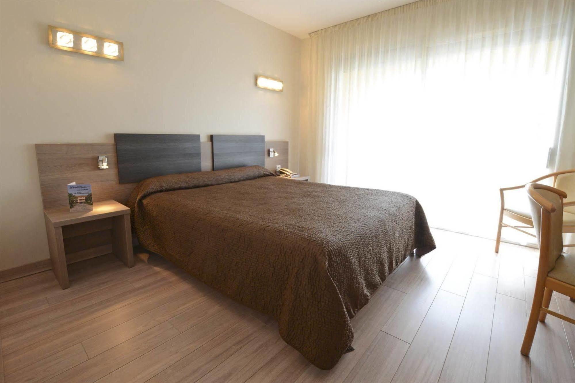 Hotel Poretta ลูเชียนา ภายนอก รูปภาพ